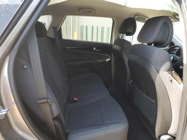 Photo 11 from auction – 2016 KIA SORENTO LX with VIN 5XYPG4A39GG049647
