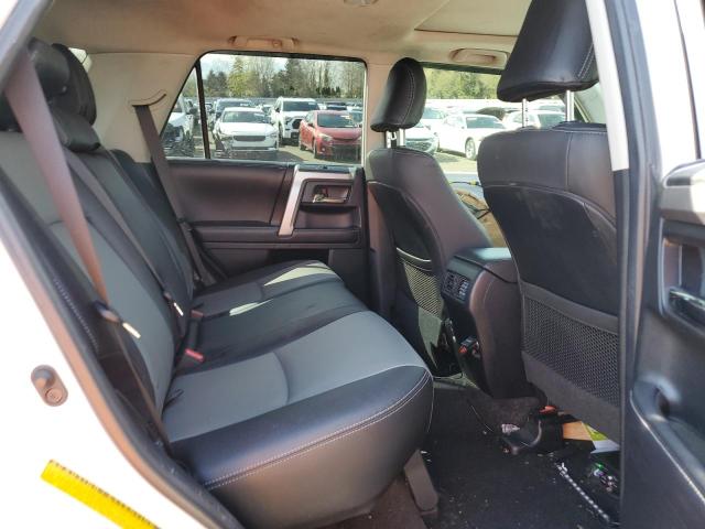 Photo 11 from auction – 2019 TOYOTA 4RUNNER SR with VIN JTEBU5JR1K5662971