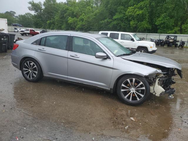 Photo 4 from auction – 2013 CHRYSLER 200 LIMITE with VIN 1C3CCBCG2DN601173