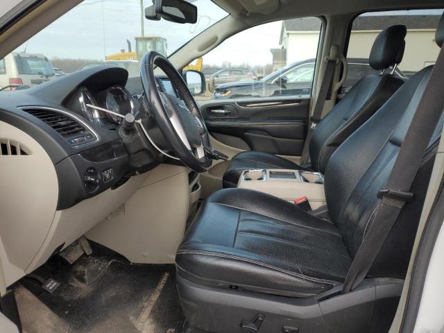 Photo 7 from auction – 2015 CHRYSLER TOWN & COU with VIN 2C4RC1CG9FR674143
