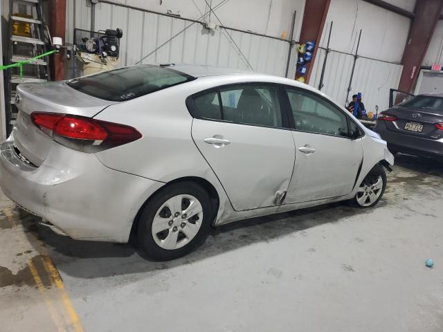 Photo 3 from auction – 2017 KIA FORTE LX with VIN 3KPFK4A7XHE117868