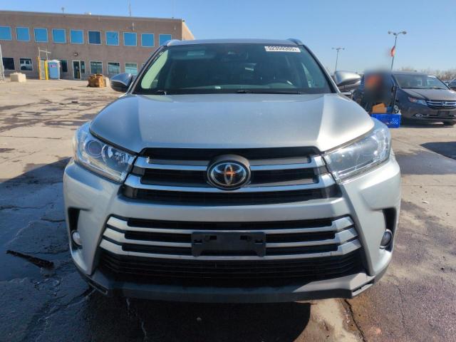 Photo 5 from auction – 2017 TOYOTA HIGHLANDER with VIN 5TDDZRFHXHS361852