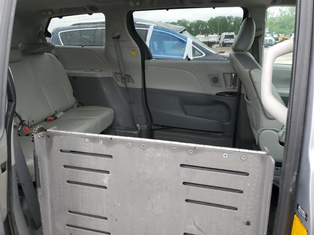 Photo 11 from auction – 2011 TOYOTA SIENNA XLE with VIN 5TDYK3DC5BS142900