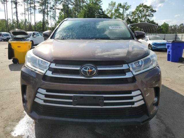 Photo 5 from auction – 2017 TOYOTA HIGHLANDER with VIN 5TDKZRFHXHS190558