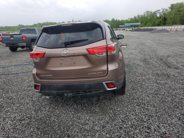 Photo 6 from auction – 2018 TOYOTA HIGHLANDER with VIN 5TDDZRFH6JS832904