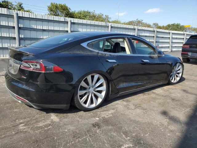 Снимка 3 от търг – 2013 TESLA MODEL S с VIN 5YJSA1CP2DFP06592