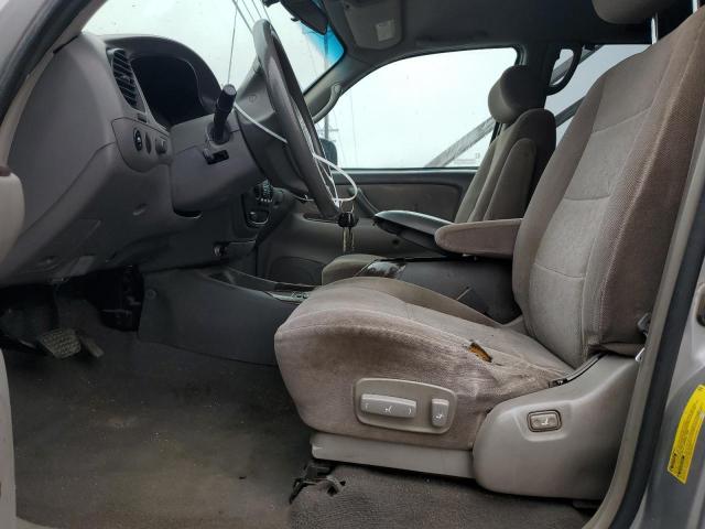 Photo 7 from auction – 2002 TOYOTA SEQUOIA SR with VIN 5TDZT34A42S131175