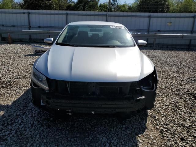 Photo 5 from auction – 2016 VOLKSWAGEN PASSAT S with VIN 1VWAS7A38GC050621