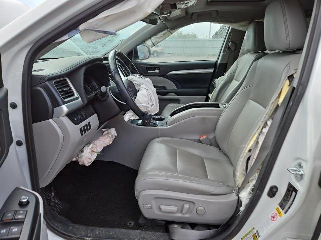 Photo 7 from auction – 2017 TOYOTA HIGHLANDER with VIN 5TDJZRFH6HS512981