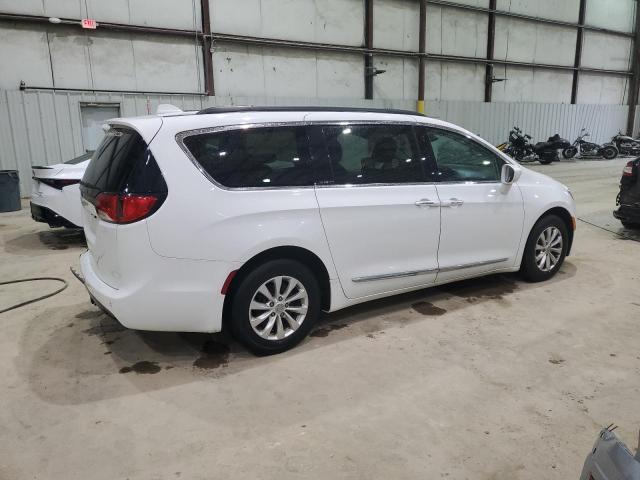 Photo 3 from auction – 2017 CHRYSLER PACIFICA T with VIN 2C4RC1BG6HR552876