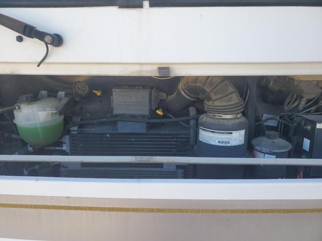 Photo 7 from auction – 2002 FLEETWOOD BOUNDER with VIN 1FCNF53S410A19747