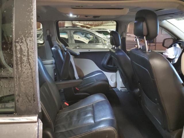 Photo 11 from auction – 2015 CHRYSLER TOWN & COU with VIN 2C4RC1CG5FR705890