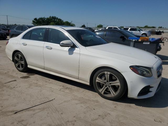 Photo 4 from auction – 2017 MERCEDES-BENZ E 300 with VIN WDDZF4JB2HA274678