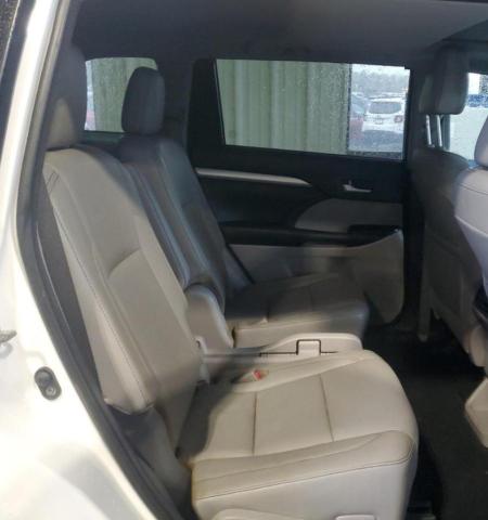 Photo 11 from auction – 2018 TOYOTA HIGHLANDER with VIN 5TDJZRFH1JS890941