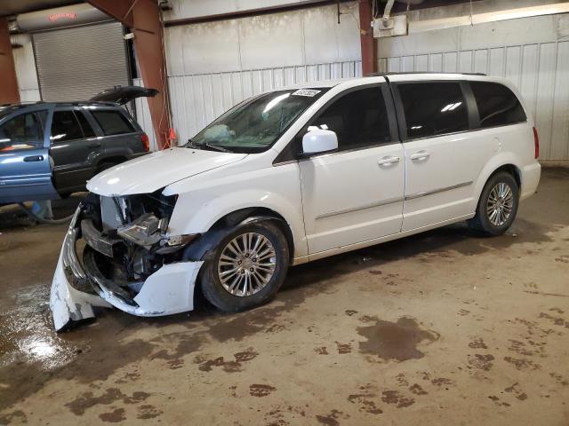 CHRYSLER TOWN & COU 2015 with VIN 2C4RC1BG4FR673211 - Photo from auction