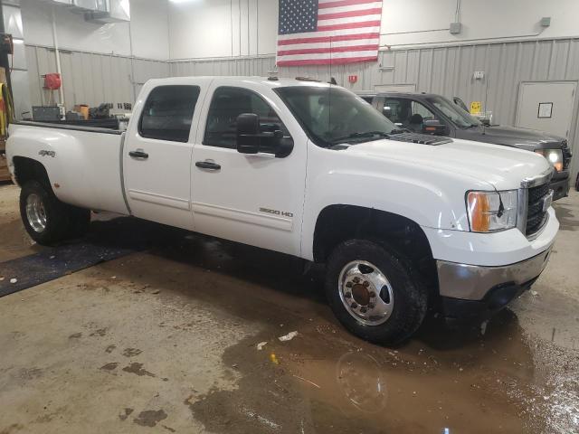 Снимка 4 от търг – 2011 GMC SIERRA K35 с VIN 1GT423C81BF255643