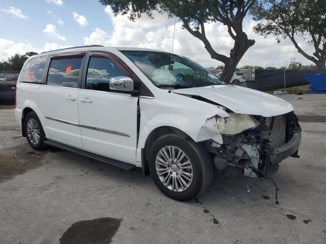 Photo 4 from auction – 2014 CHRYSLER TOWN & COU with VIN 2C4RC1CG1ER171074