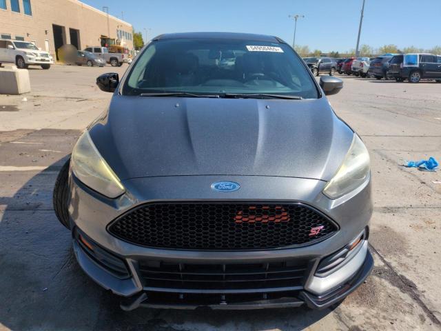 صورة رقم 5 من المزاد - 2017 FORD FOCUS ST مع VIN 1FADP3L95HL298134