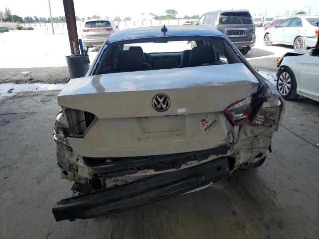 Photo 6 from auction – 2015 VOLKSWAGEN PASSAT SE with VIN 1VWBS7A33FC026231