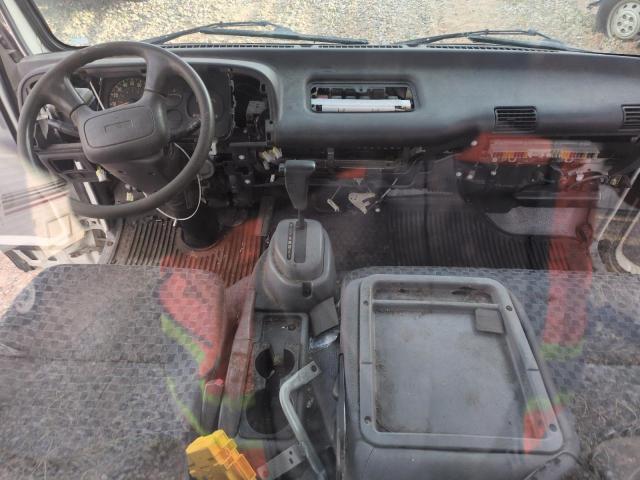 Photo 8 from auction – 2006 GMC W4500 W450 with VIN 4KDC4B1U56J803870