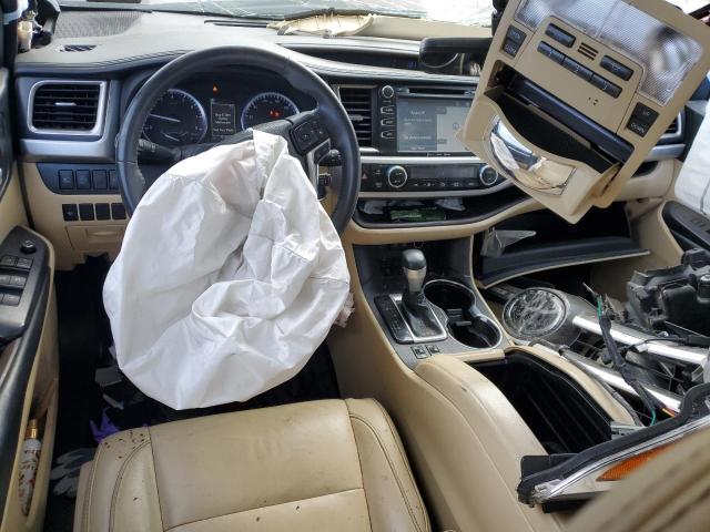 Photo 8 from auction – 2018 TOYOTA HIGHLANDER with VIN 5TDJZRFH5JS874841