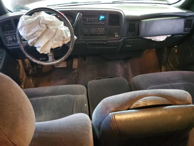 Photo 8 from auction – 2002 CHEVROLET SILVERADO with VIN 2GCEC19T121203910