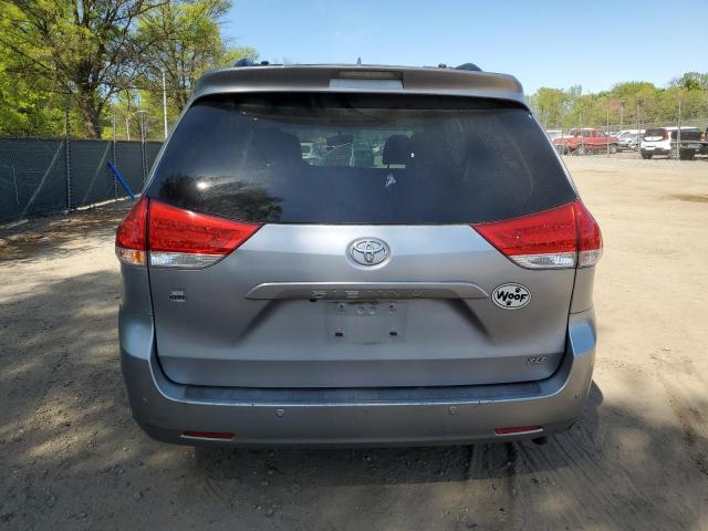 Photo 6 from auction – 2011 TOYOTA SIENNA XLE with VIN 5TDYK3DC8BS167404