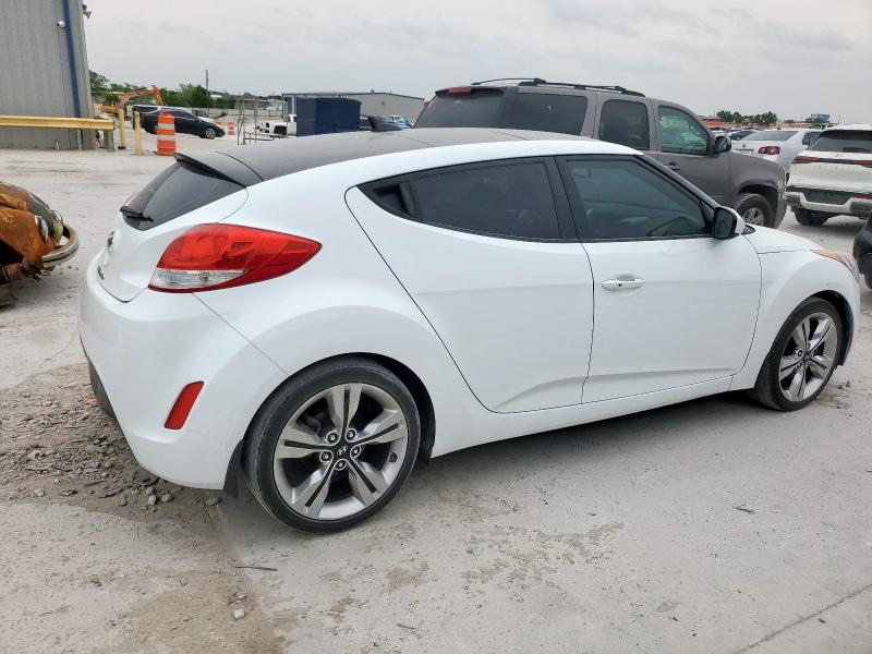 Photo 3 from auction – 2017 HYUNDAI VELOSTER with VIN KMHTC6AD8HU312463