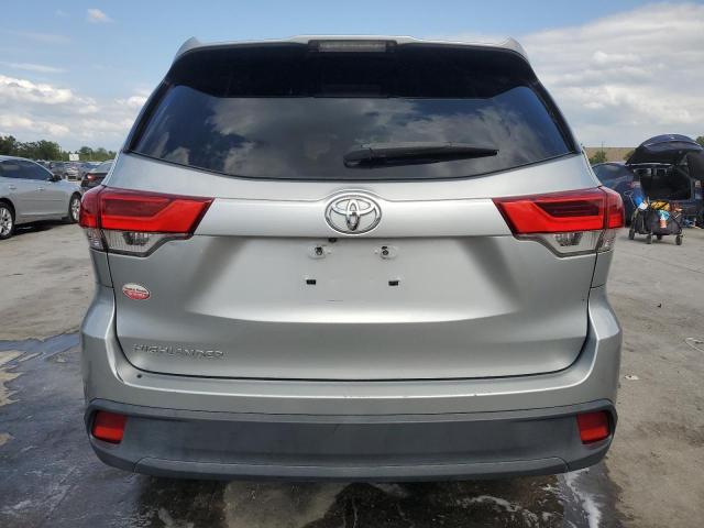 Photo 6 from auction – 2017 TOYOTA HIGHLANDER with VIN 5TDZARFH1HS025861