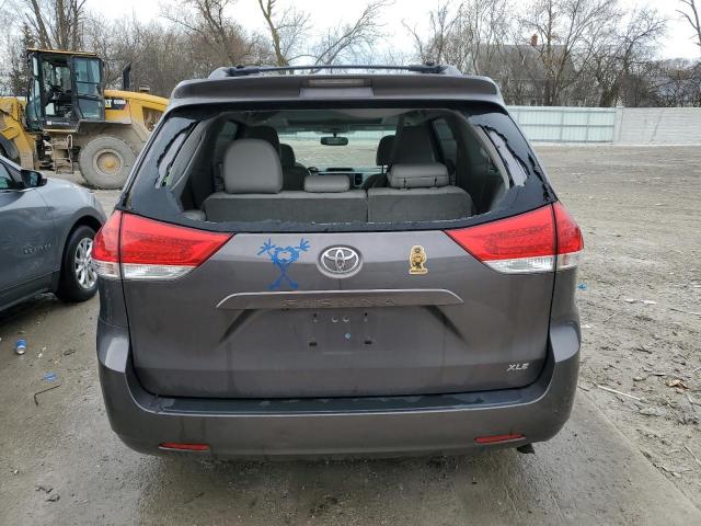 Photo 6 from auction – 2013 TOYOTA SIENNA XLE with VIN 5TDYK3DC8DS307826