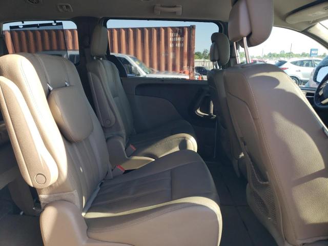 Photo 11 from auction – 2016 CHRYSLER TOWN & COU with VIN 2C4RC1BG9GR302790