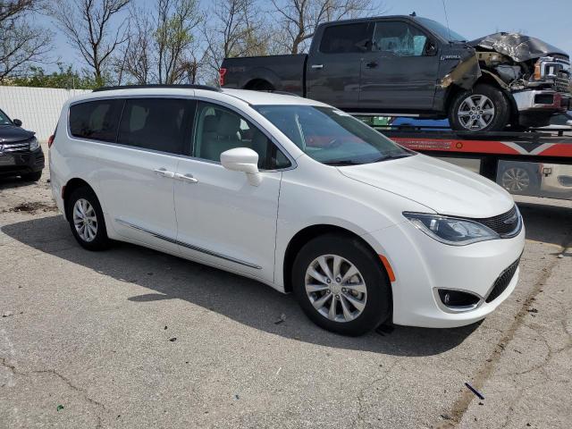 Photo 4 from auction – 2017 CHRYSLER PACIFICA T with VIN 2C4RC1BG7HR759650