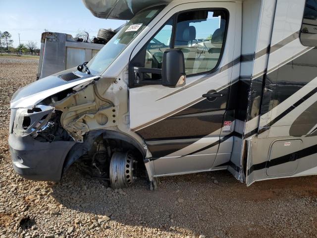 Photo 9 from auction – 2016 WILDWOOD FORESTER with VIN WDAPF4CC8F9627949