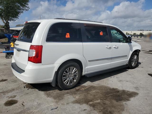 Photo 3 from auction – 2014 CHRYSLER TOWN & COU with VIN 2C4RC1CG1ER171074