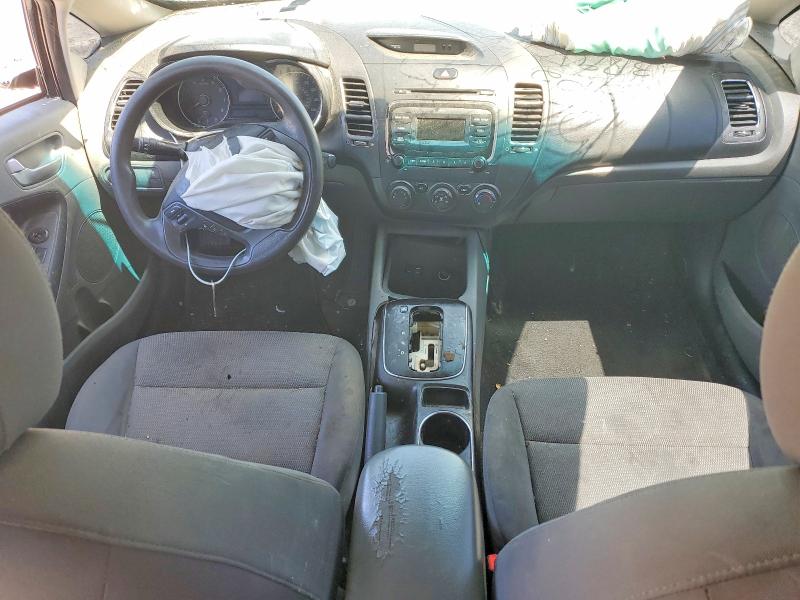 Photo 8 from auction – 2017 KIA FORTE with VIN 3KPFK4A7XHE073791
