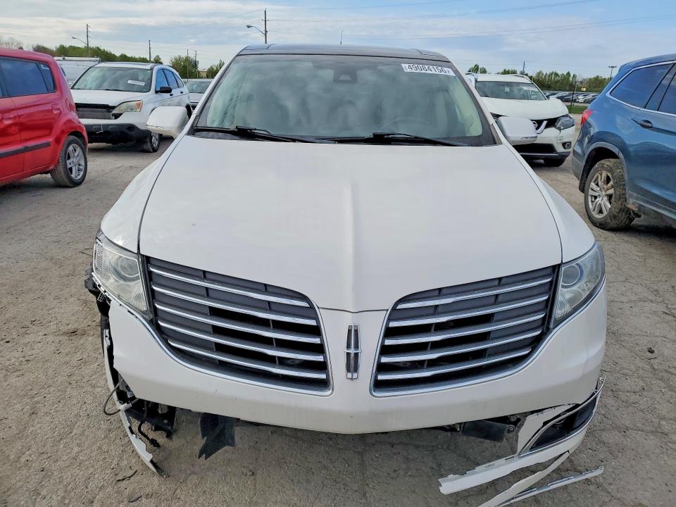 Photo 5 from auction – 2018 LINCOLN MKT with VIN 2LMHJ5AT6JBL00177