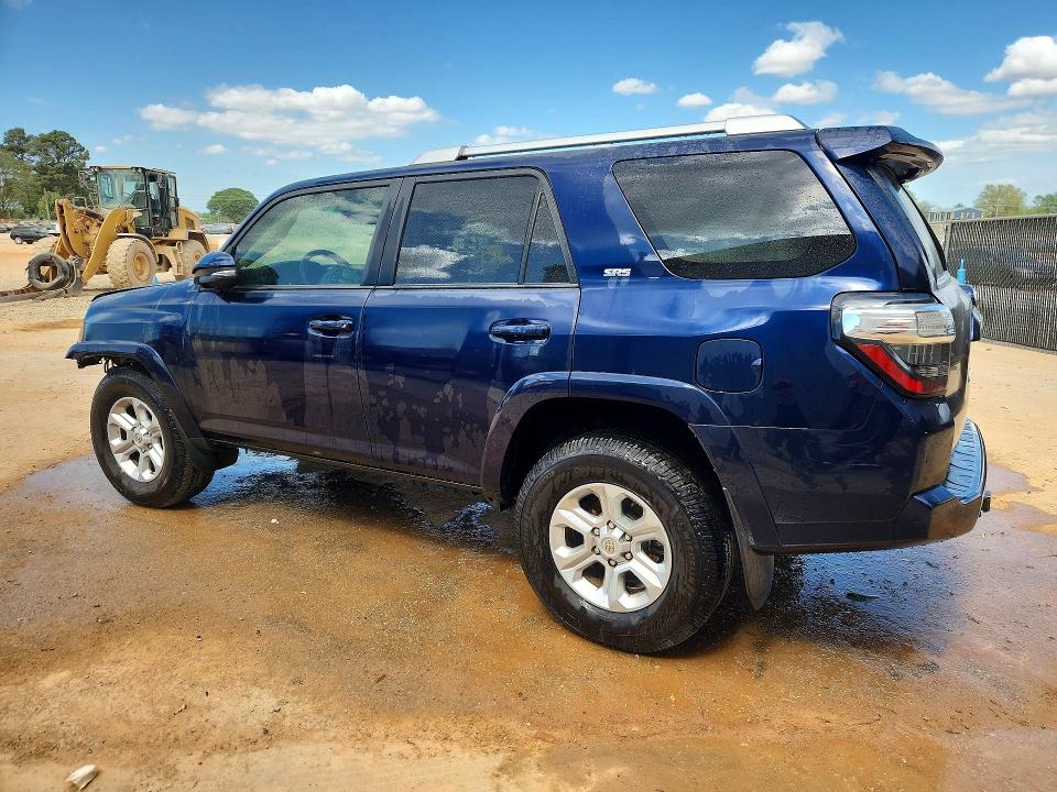 Photo 2 from auction – 2018 TOYOTA 4RUNNER with VIN JTEZU5JR6J5187251