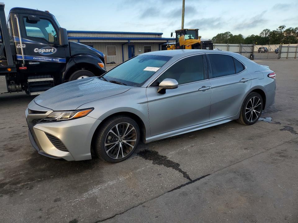 TOYOTA CAMRY 2020 with VIN 4T1G11AK4LU956737 - Photo from auction