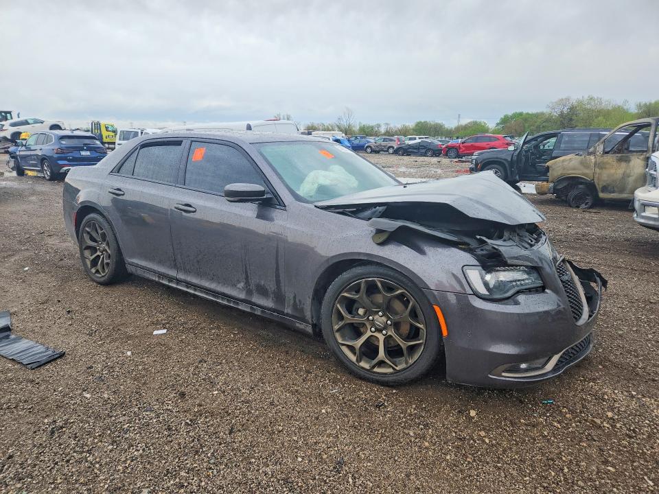 Photo 4 from auction – 2016 CHRYSLER 300 with VIN 2C3CCABG4GH282500