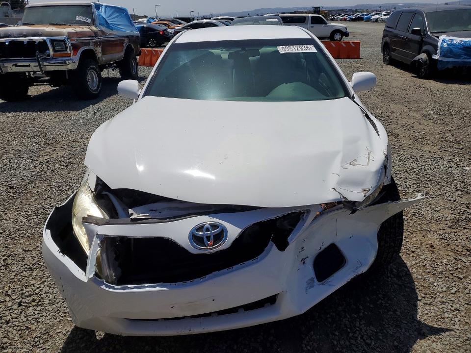 Photo 5 from auction – 2011 TOYOTA CAMRY with VIN 4T4BF3EK8BR108401