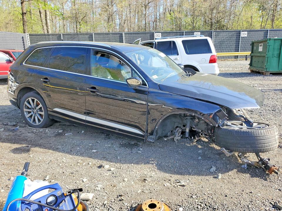 Photo 4 from auction – 2017 AUDI Q7 with VIN WA1LAAF78HD024601