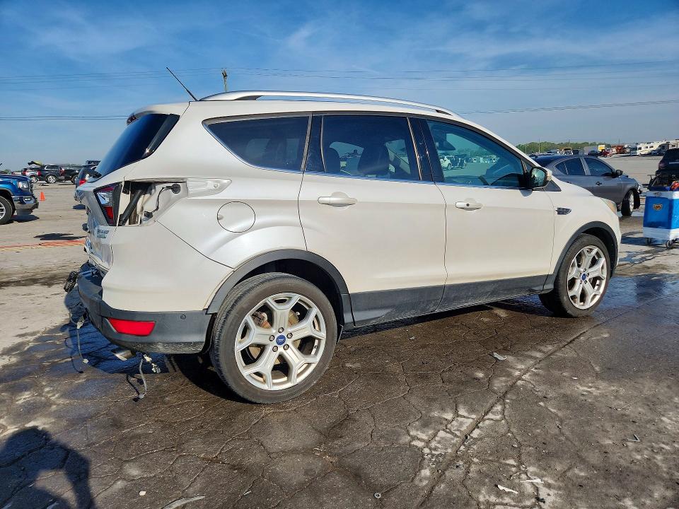 Photo 3 from auction – 2017 FORD ESCAPE with VIN 1FMCU0J9XHUA91390