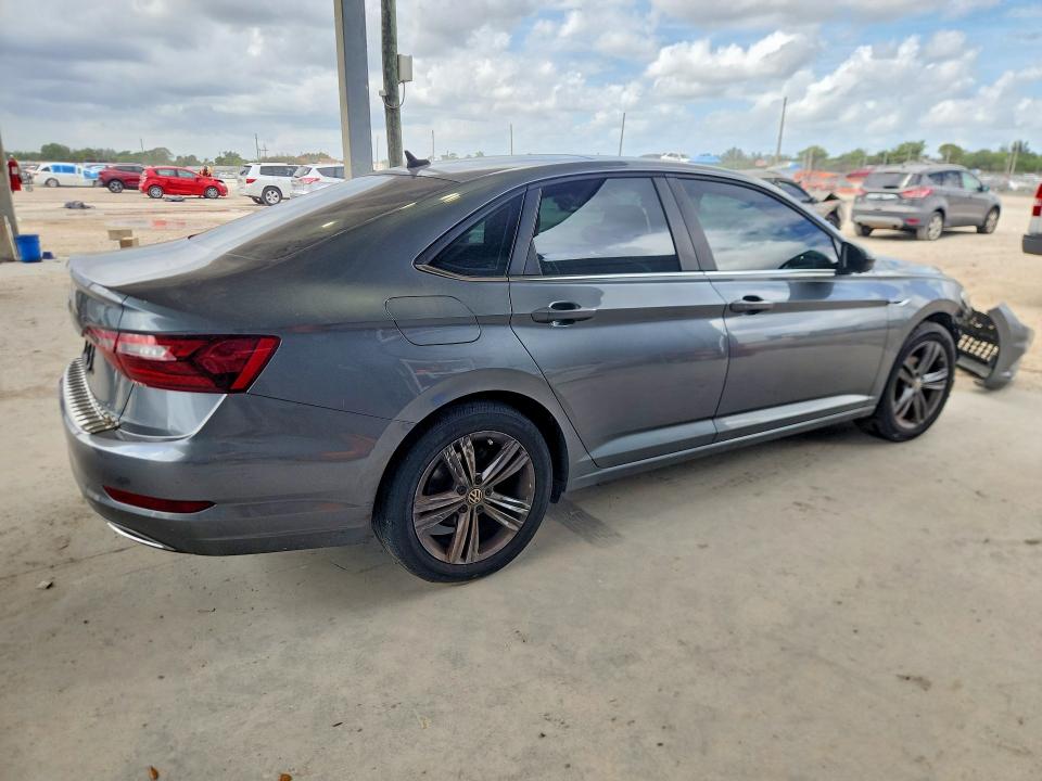 Photo 3 from auction – 2020 VOLKSWAGEN JETTA with VIN 3VWCB7BU3LM032200