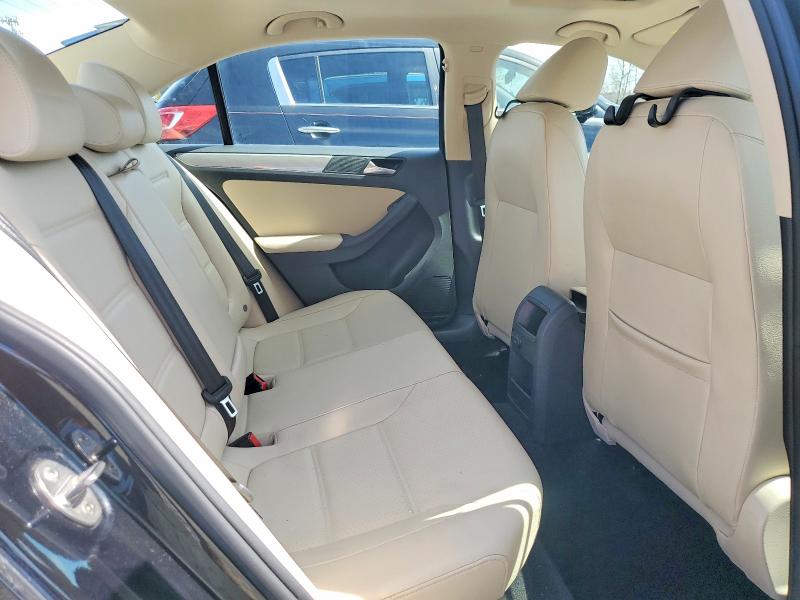 Photo 10 from auction – 2018 VOLKSWAGEN JETTA with VIN 3VWDB7AJ9JM245628