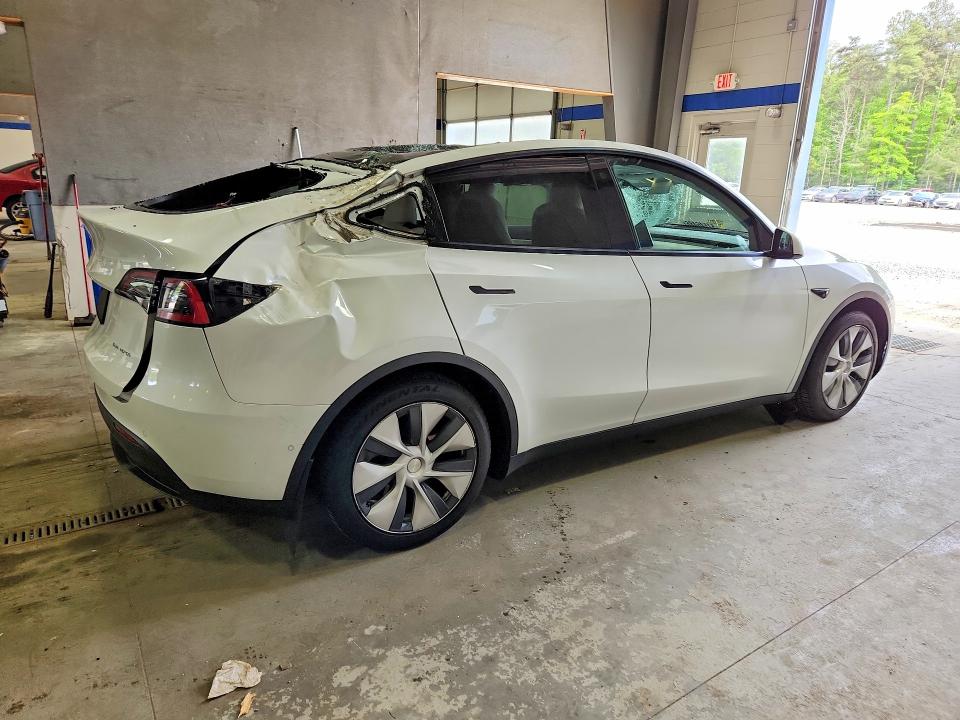 Photo 3 from auction – 2021 TESLA MODEL Y with VIN 5YJYGAEE4MF183550