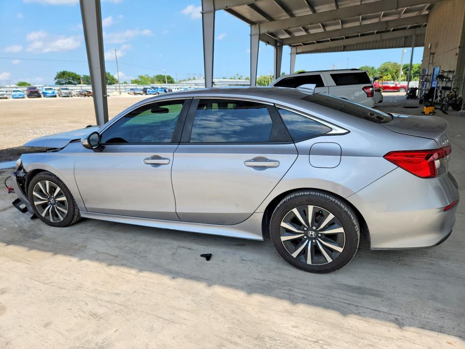 Photo 2 from auction – 2022 HONDA CIVIC with VIN JHMFE1F78NX009418