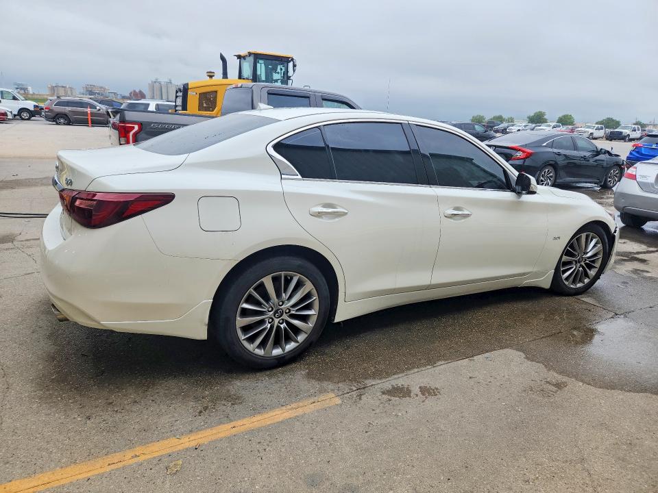 Photo 3 from auction – 2018 INFINITI Q50 with VIN JN1EV7AP2JM350139