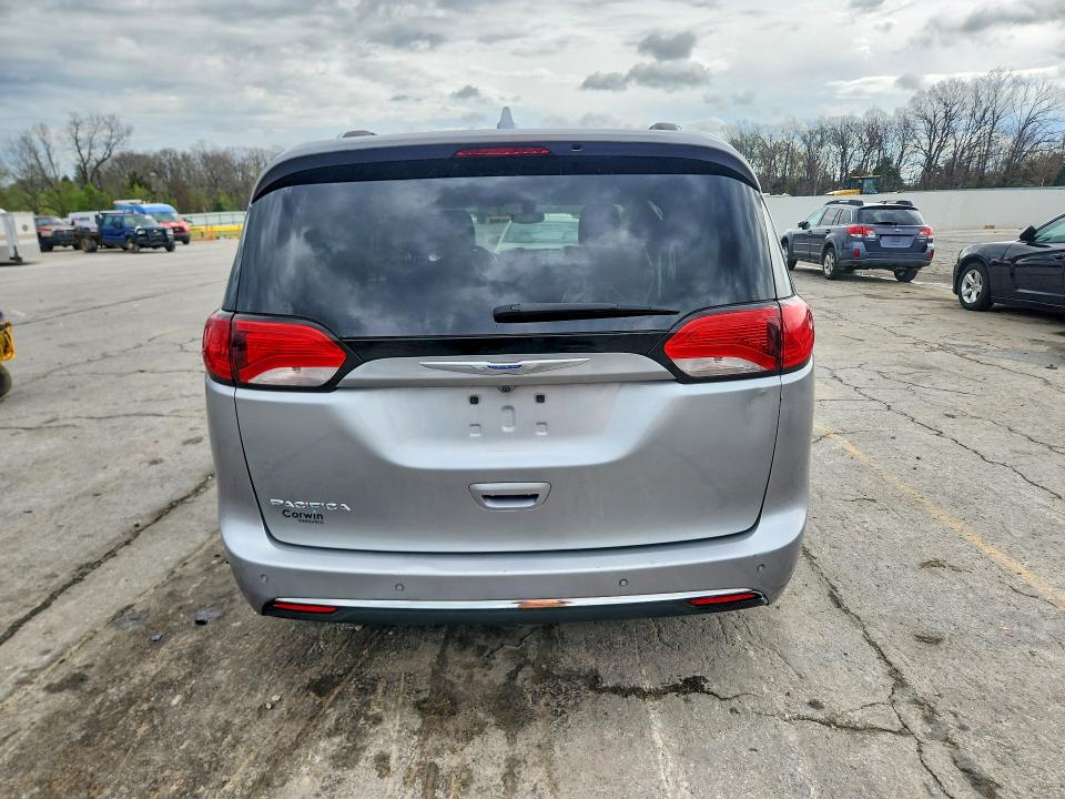 Photo 6 from auction – 2018 CHRYSLER PACIFICA with VIN 2C4RC1EG0JR330299