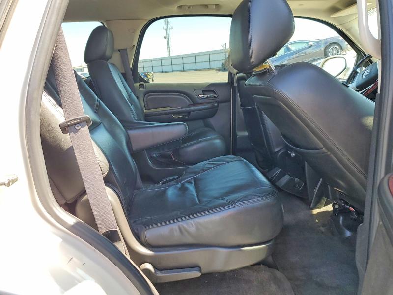 Photo 11 from auction – 2011 CADILLAC ESCALADE with VIN 1GYS3AEF1BR326157