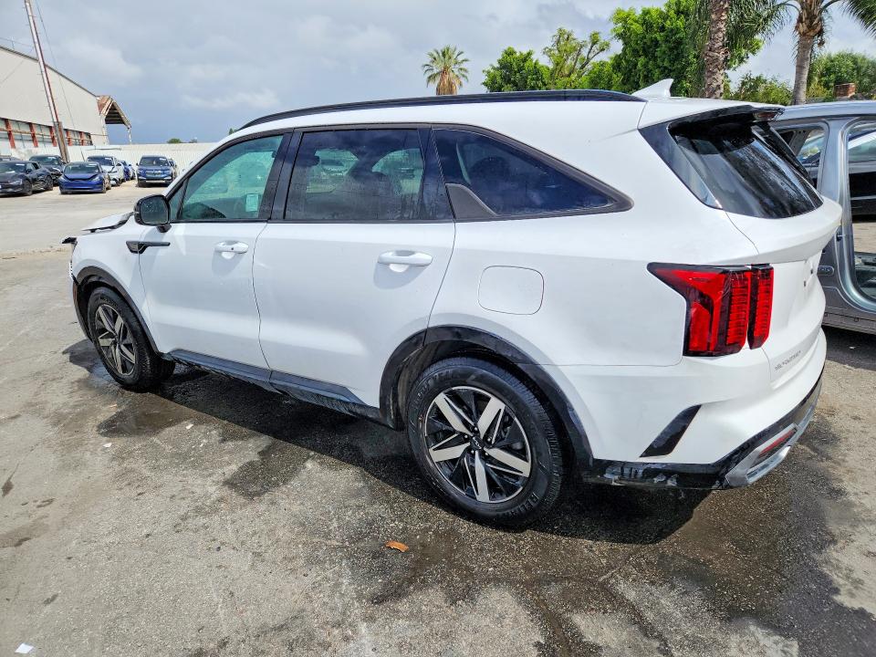 Photo 2 from auction – 2023 KIA SORENTO with VIN 5XYRL4LC2PG204993